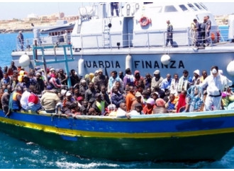 Immigrati, la follia dell'accoglienza a tutti i costi